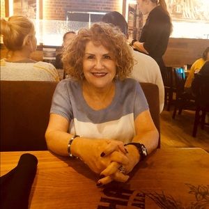 Meet your Posher, Yolanda